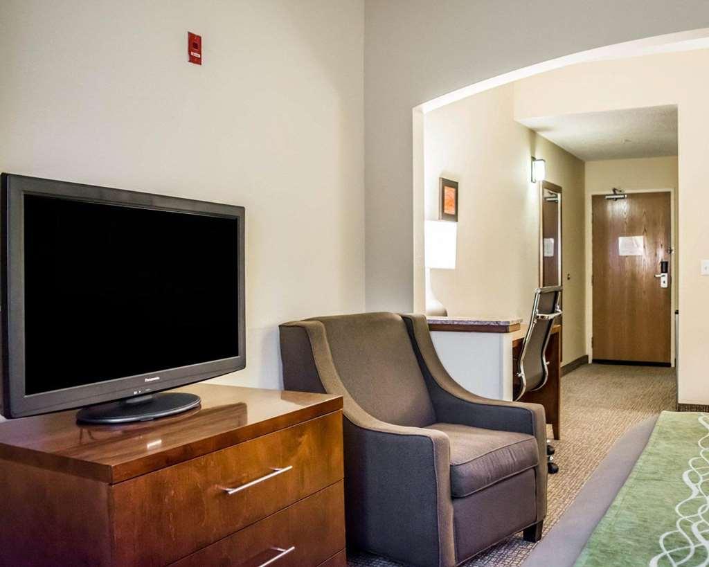 Comfort Inn Fort Myers Northeast Room photo