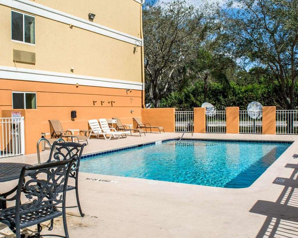 Comfort Inn Fort Myers Northeast Facilities photo