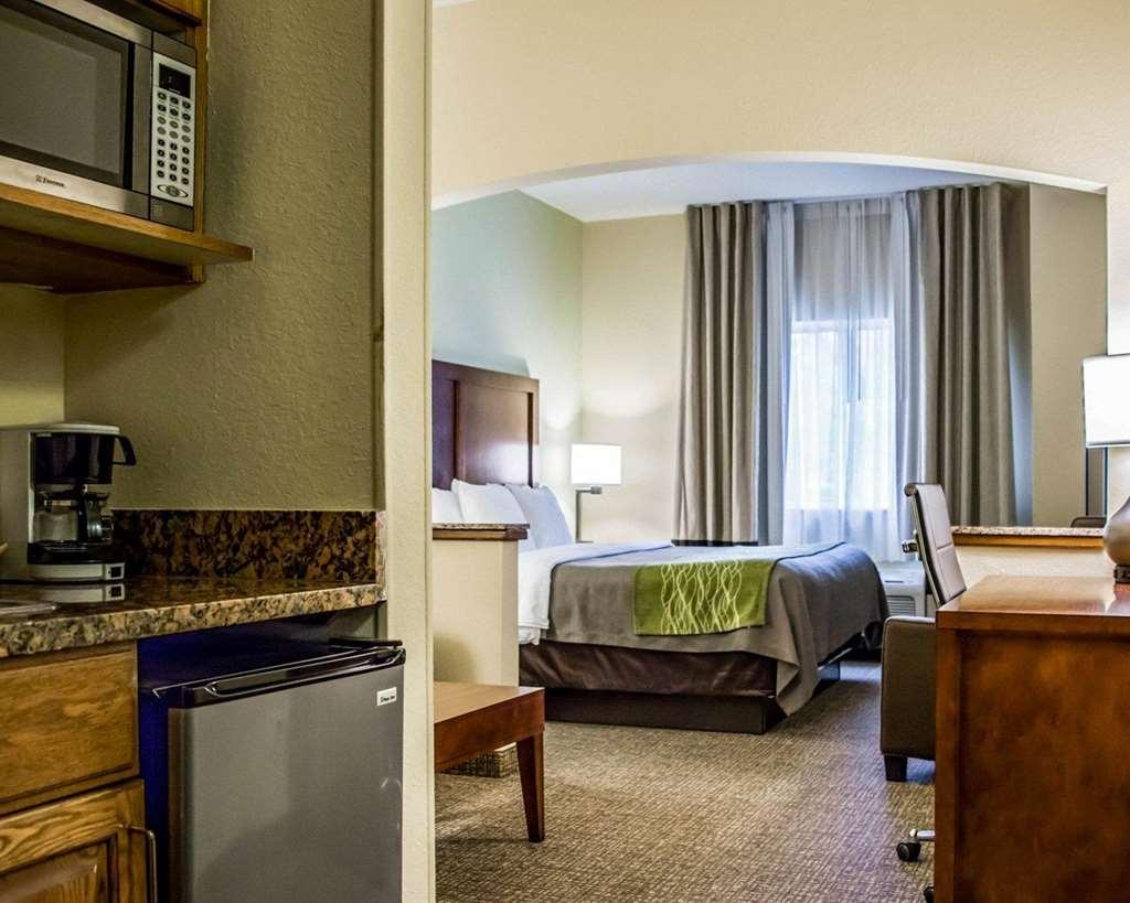 Comfort Inn Fort Myers Northeast Room photo
