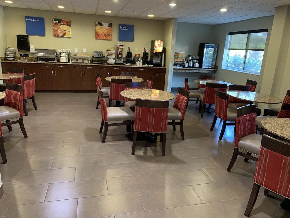 Comfort Inn Fort Myers Northeast Exterior photo
