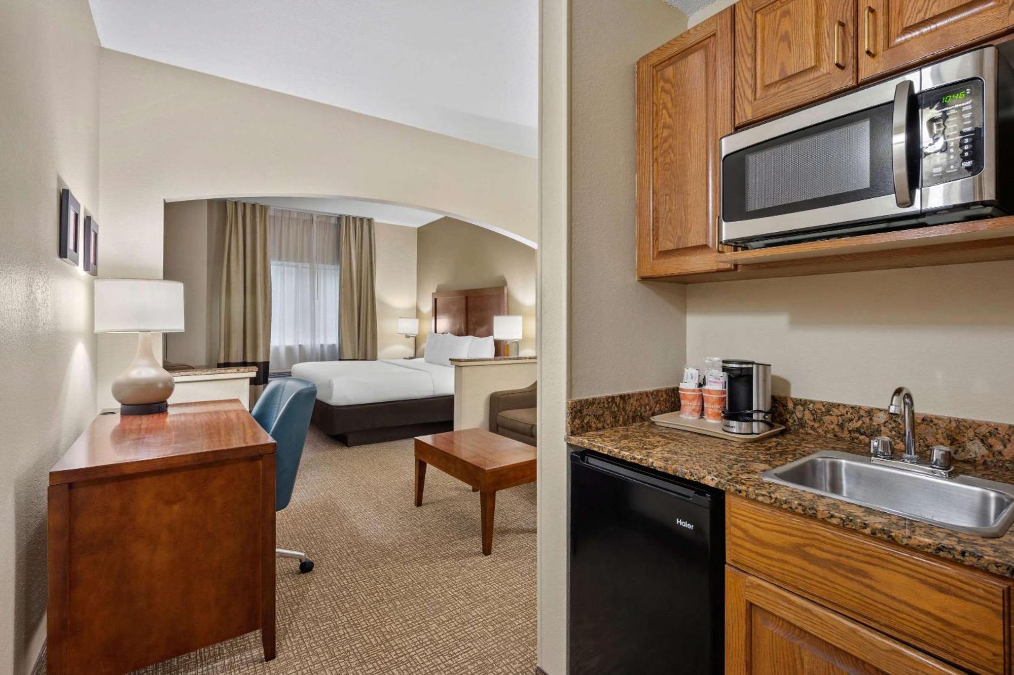 Comfort Inn Fort Myers Northeast Exterior photo