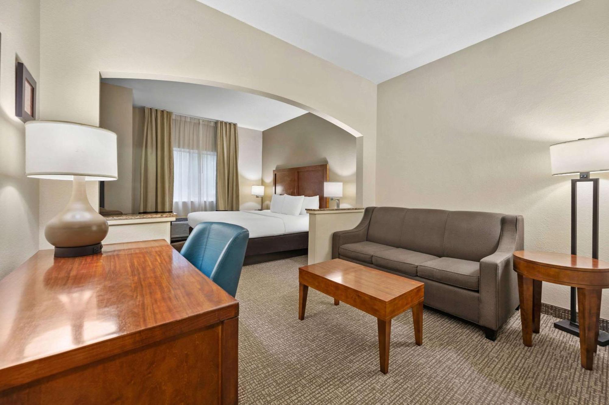 Comfort Inn Fort Myers Northeast Exterior photo