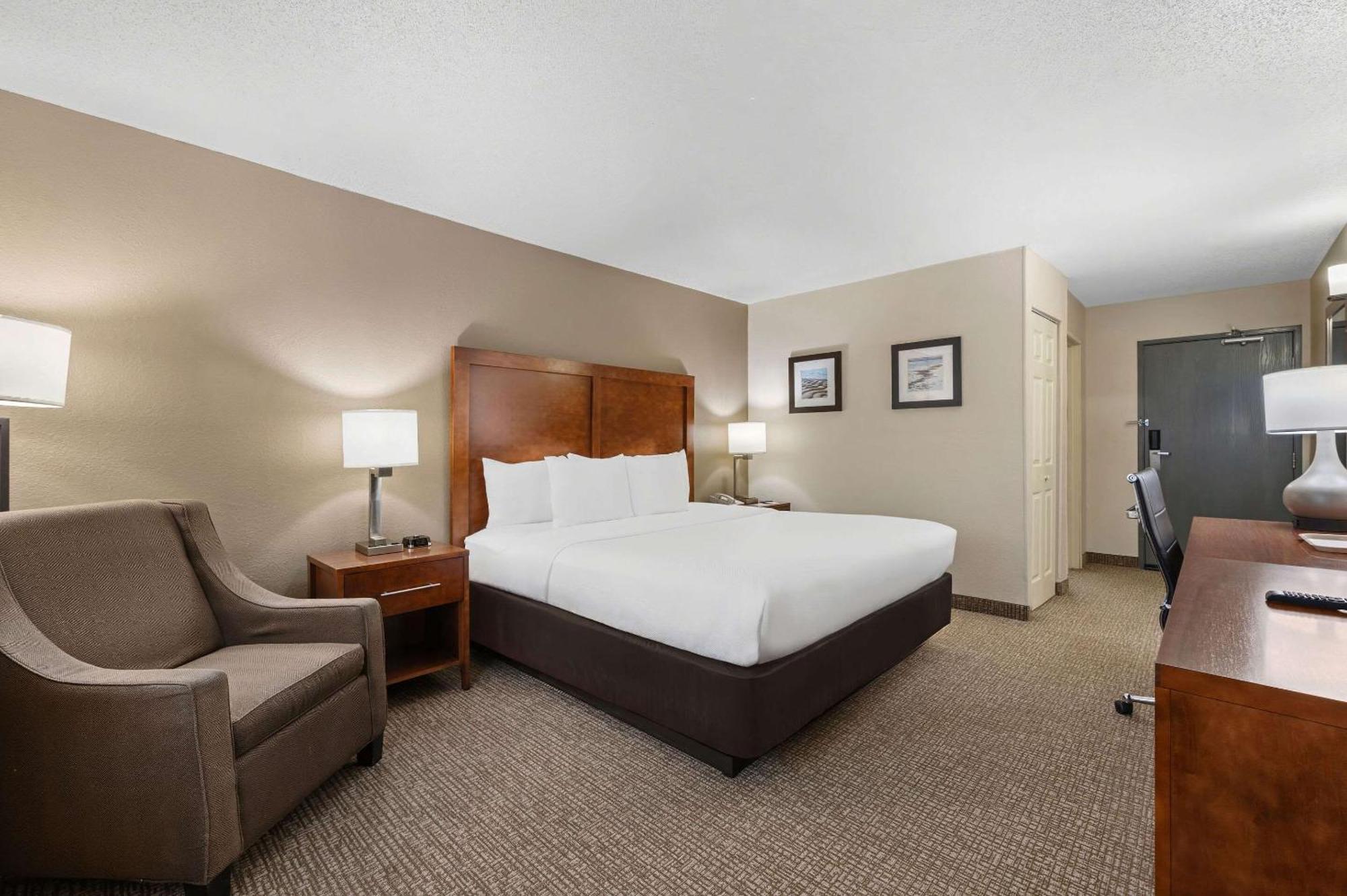 Comfort Inn Fort Myers Northeast Exterior photo