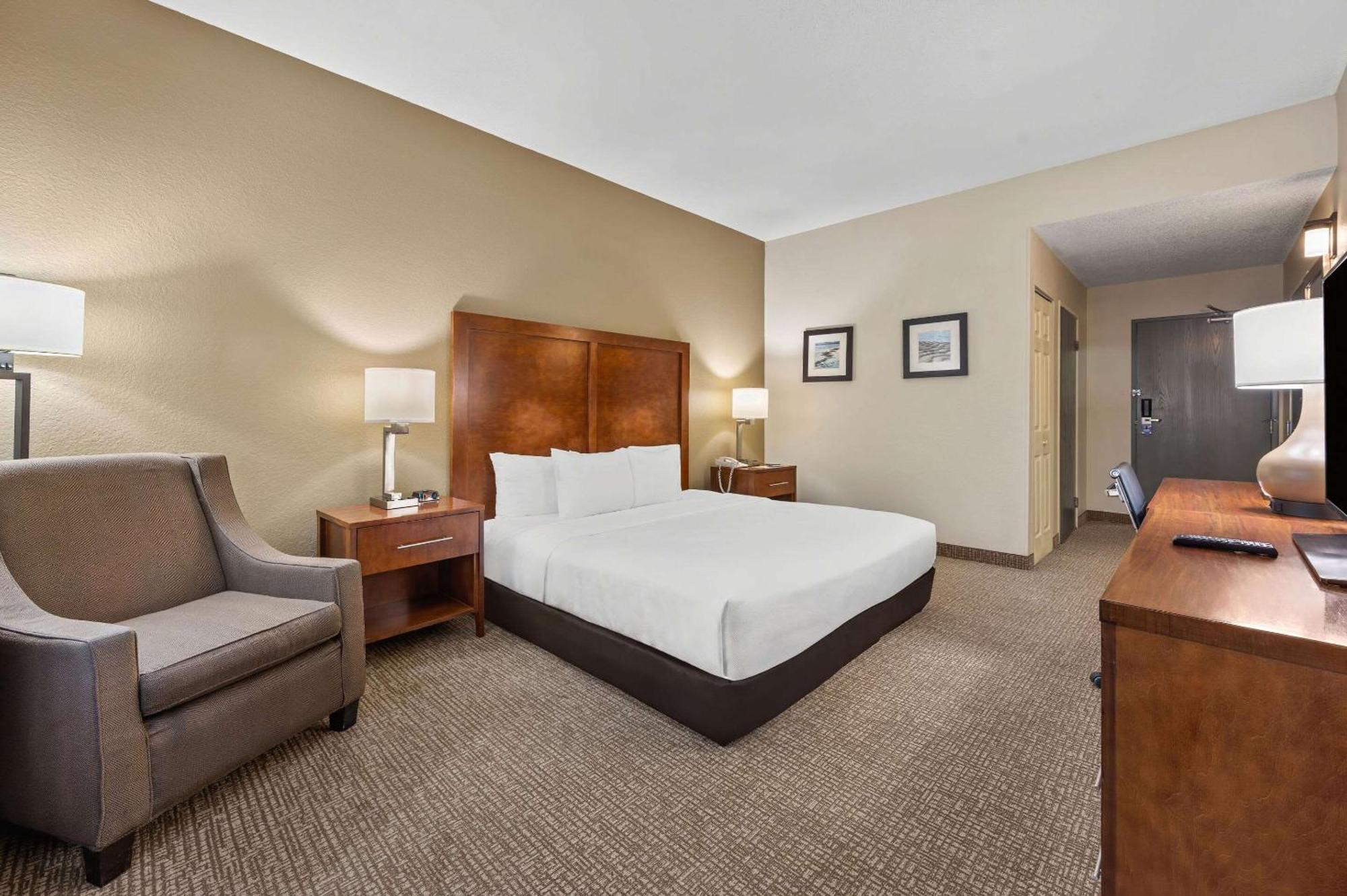 Comfort Inn Fort Myers Northeast Exterior photo