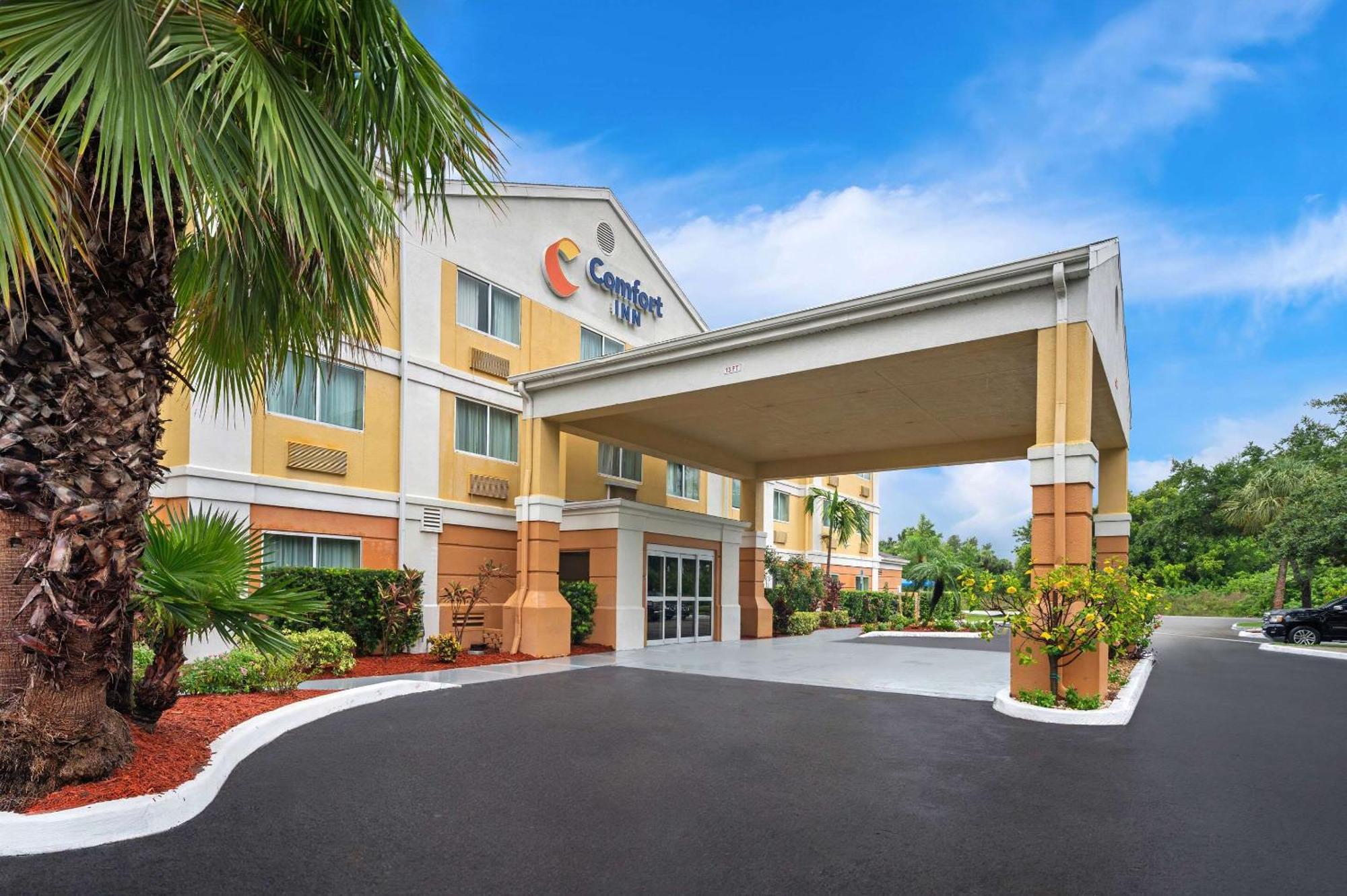 Comfort Inn Fort Myers Northeast Exterior photo