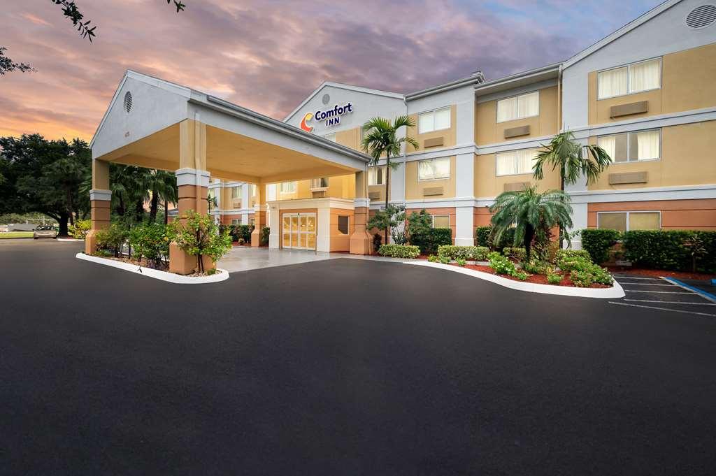 Comfort Inn Fort Myers Northeast Exterior photo